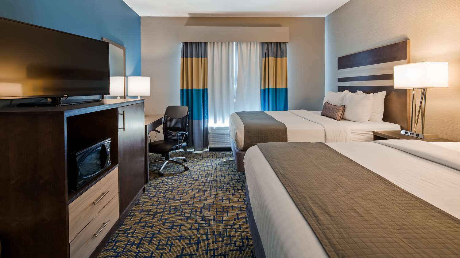 Spark By Hilton Erie Hotel 3*